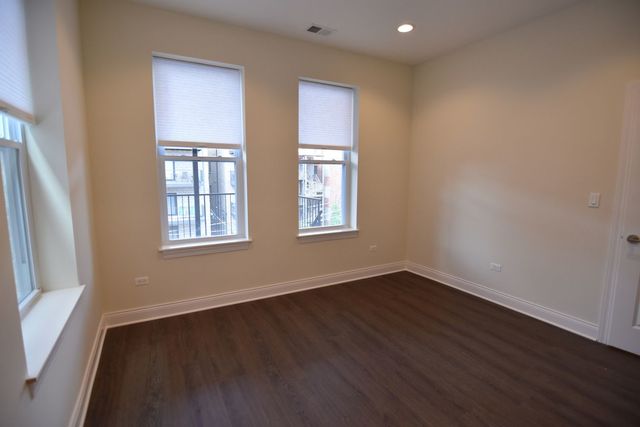 3538 N Fremont Street 1, Chicago, IL 60657