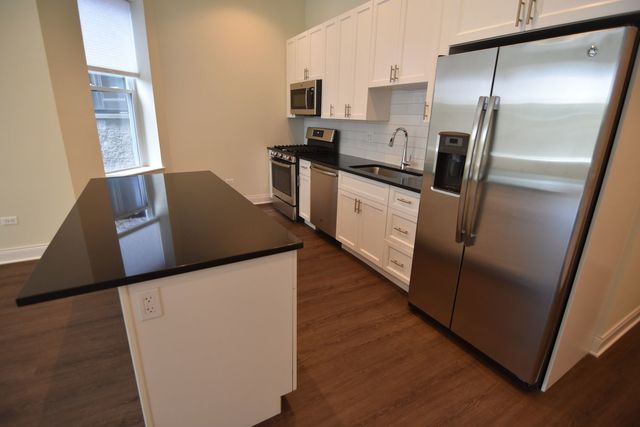 3538 N Fremont Street 1, Chicago, IL 60657