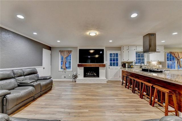 2136 Briarwood Court, Snellville, GA 30078