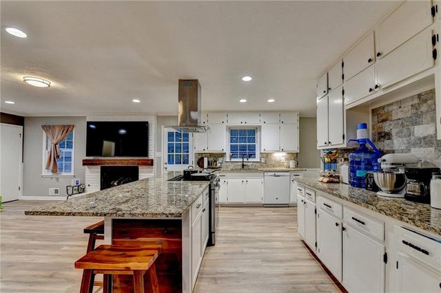 2136 Briarwood Court, Snellville, GA 30078