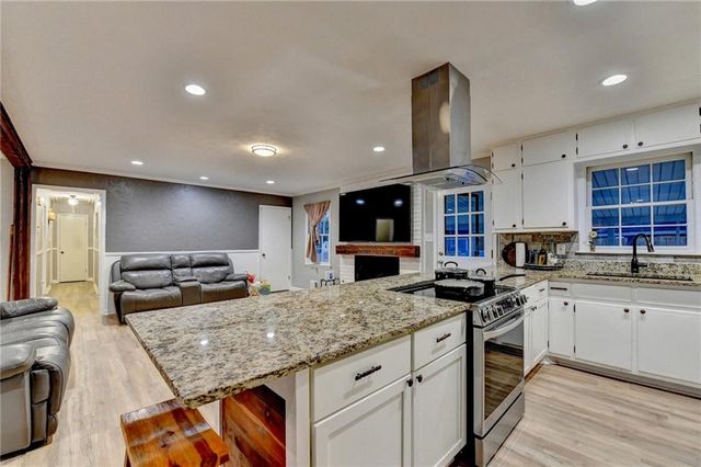 2136 Briarwood Court, Snellville, GA 30078