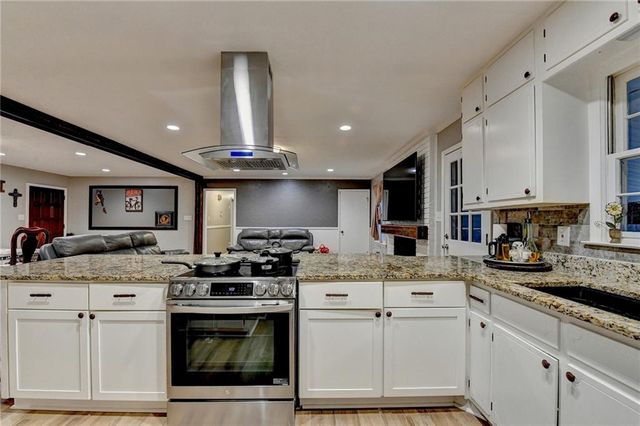 2136 Briarwood Court, Snellville, GA 30078