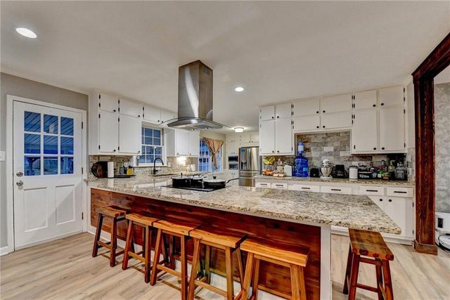 2136 Briarwood Court, Snellville, GA 30078