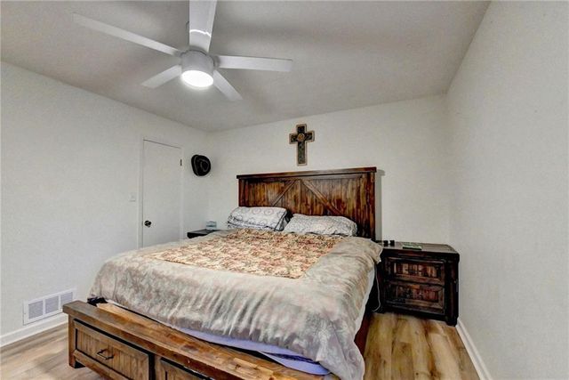 2136 Briarwood Court, Snellville, GA 30078