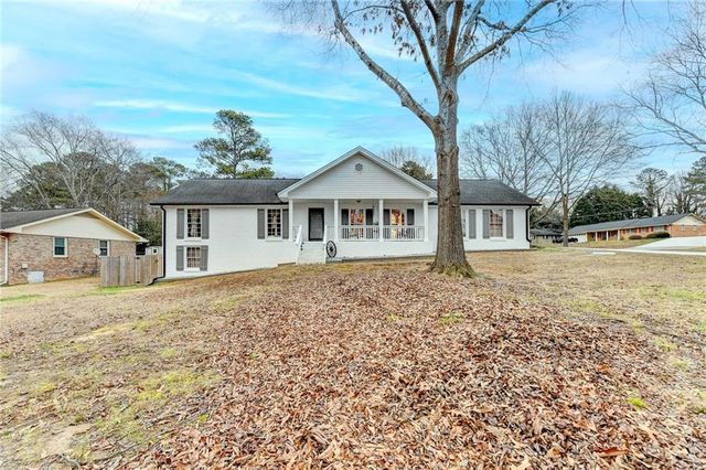 2136 Briarwood Court, Snellville, GA 30078