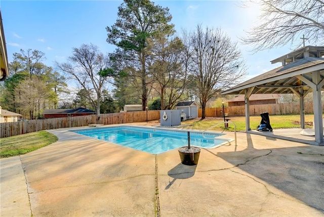 2136 Briarwood Court, Snellville, GA 30078