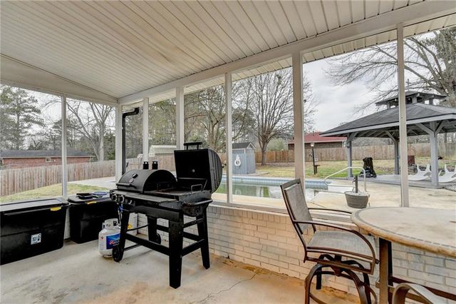 2136 Briarwood Court, Snellville, GA 30078