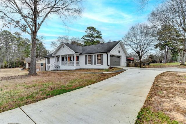 2136 Briarwood Court, Snellville, GA 30078