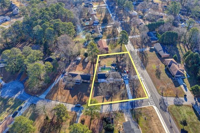 2136 Briarwood Court, Snellville, GA 30078