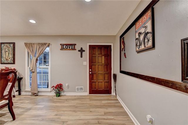 2136 Briarwood Court, Snellville, GA 30078