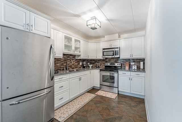 705 N Western Avenue 1C, Park Ridge, IL 60068