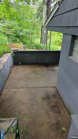 91 Goldfinch Lane, West Milford, NJ 07421