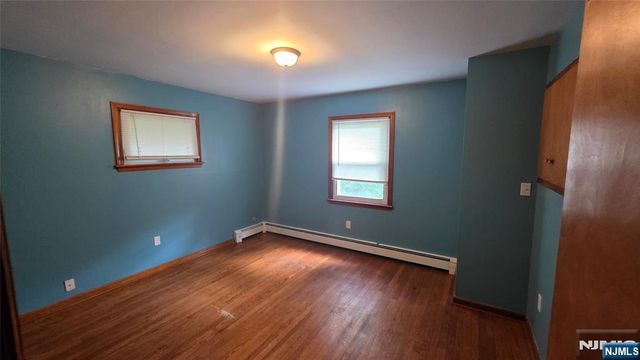 91 Goldfinch Lane, West Milford, NJ 07421