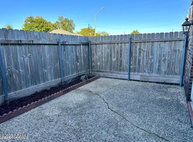 200 Lodge Drive Drive 112, Lafayette, LA 70506