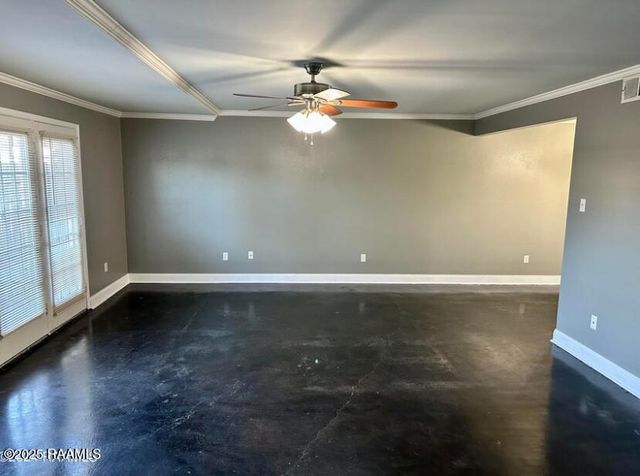 200 Lodge Drive Drive 112, Lafayette, LA 70506