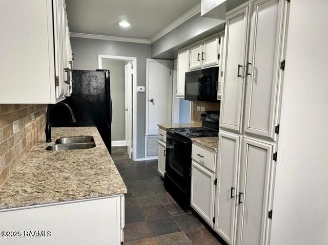 200 Lodge Drive Drive 112, Lafayette, LA 70506