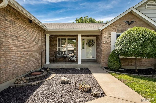 368 Clarendon Lane, St Charles, MO 63301