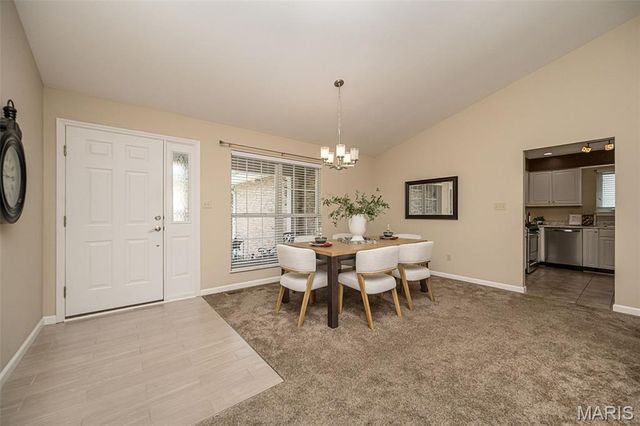 368 Clarendon Lane, St Charles, MO 63301