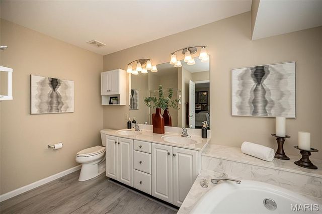 368 Clarendon Lane, St Charles, MO 63301