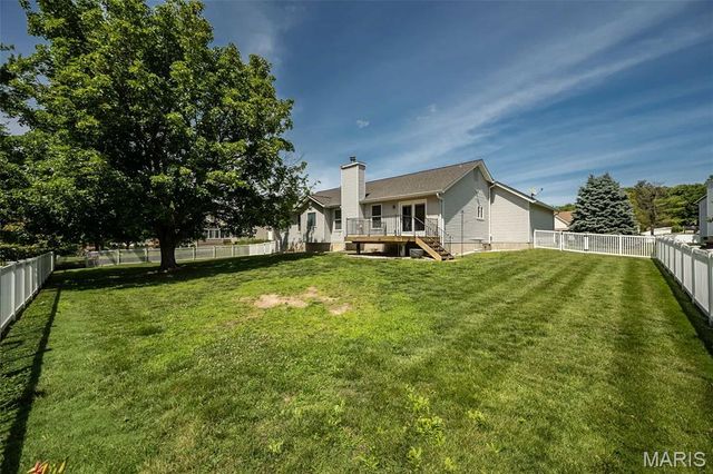 368 Clarendon Lane, St Charles, MO 63301