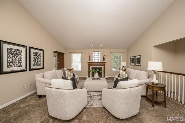 368 Clarendon Lane, St Charles, MO 63301