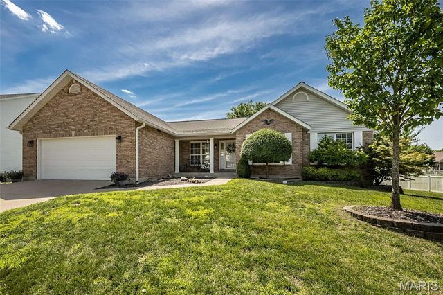 368 Clarendon Lane, St Charles, MO 63301