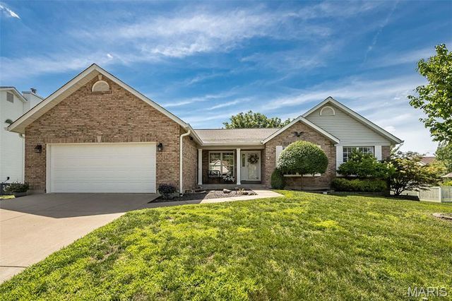 368 Clarendon Lane, St Charles, MO 63301