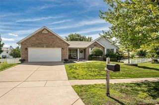 368 Clarendon Lane, St Charles, MO 63301