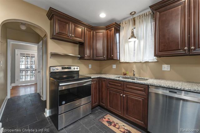 16814 Edinborough Road, Detroit, MI 48219