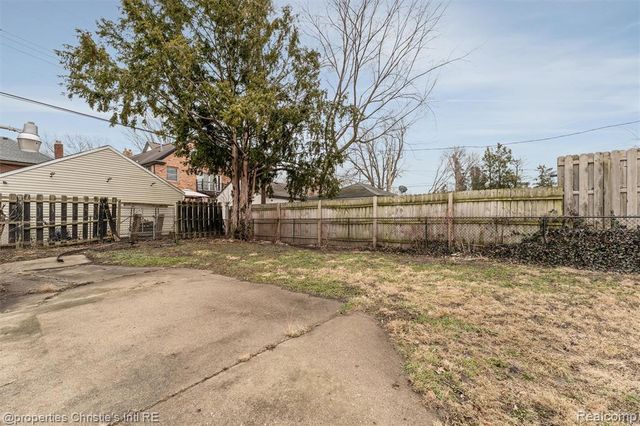 16814 Edinborough Road, Detroit, MI 48219