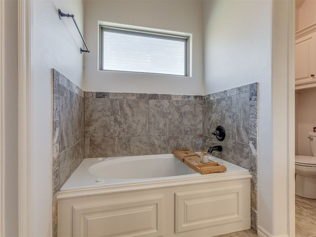 1470 Auburn Circle, Piedmont, OK 73078