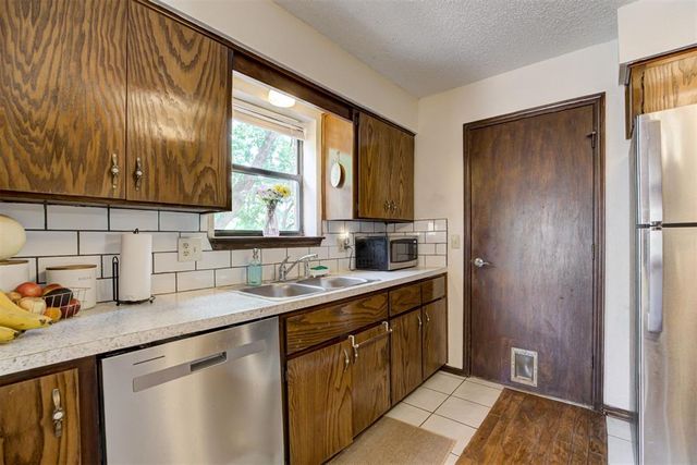 1012 Redstone Drive, Noble, OK 73068