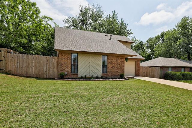 1012 Redstone Drive, Noble, OK 73068