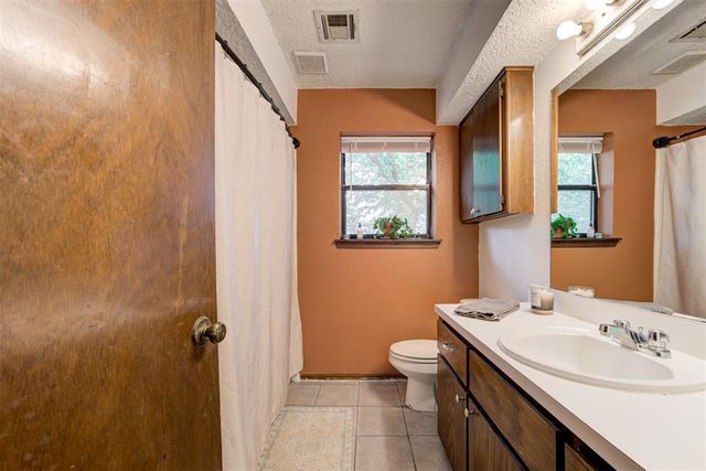 1012 Redstone Drive, Noble, OK 73068