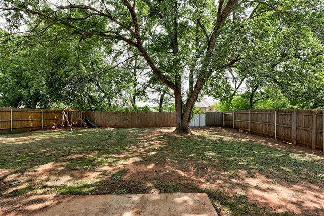 1012 Redstone Drive, Noble, OK 73068