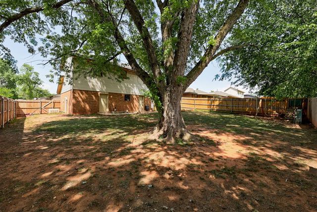 1012 Redstone Drive, Noble, OK 73068