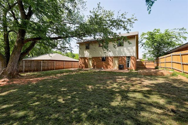 1012 Redstone Drive, Noble, OK 73068