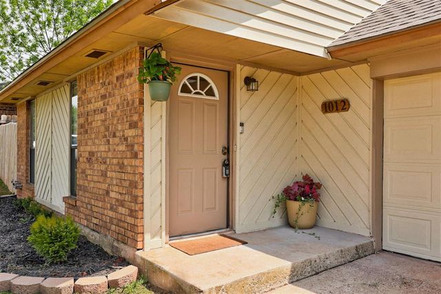 1012 Redstone Drive, Noble, OK 73068