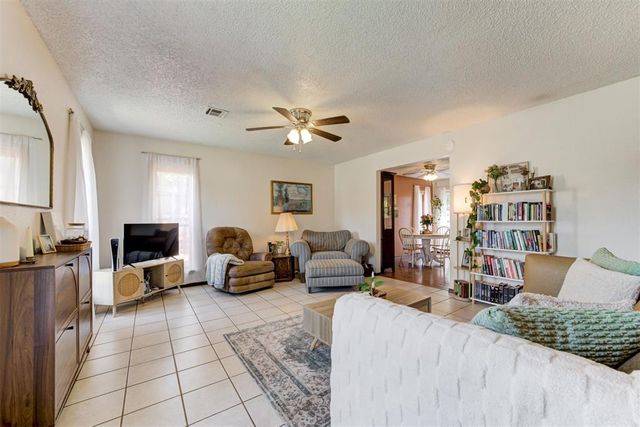 1012 Redstone Drive, Noble, OK 73068