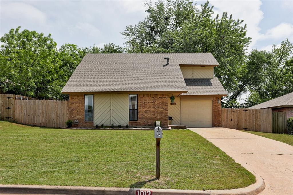 1012 Redstone Drive, Noble, OK 73068