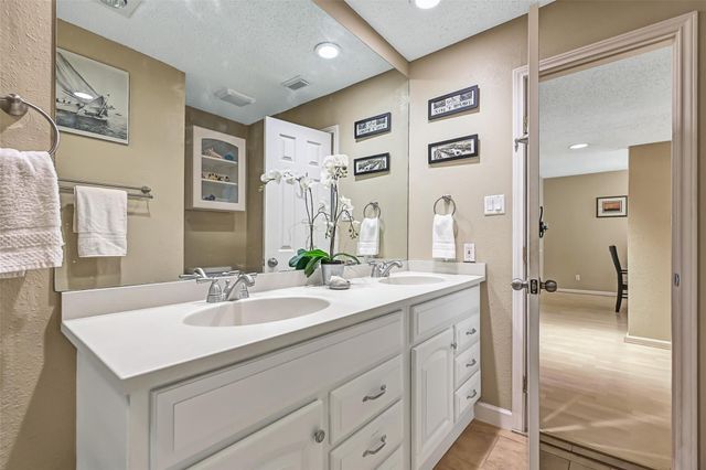 18214 Bal Harbour Drive, Nassau Bay, TX 77058