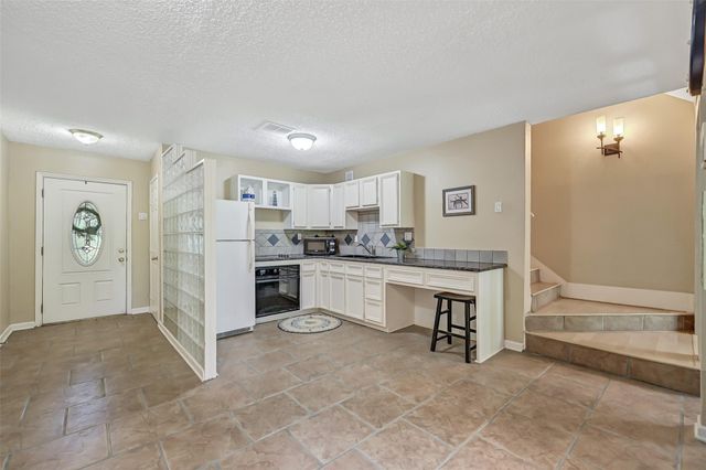 18214 Bal Harbour Drive, Nassau Bay, TX 77058