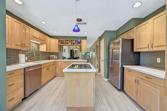 18214 Bal Harbour Drive, Nassau Bay, TX 77058