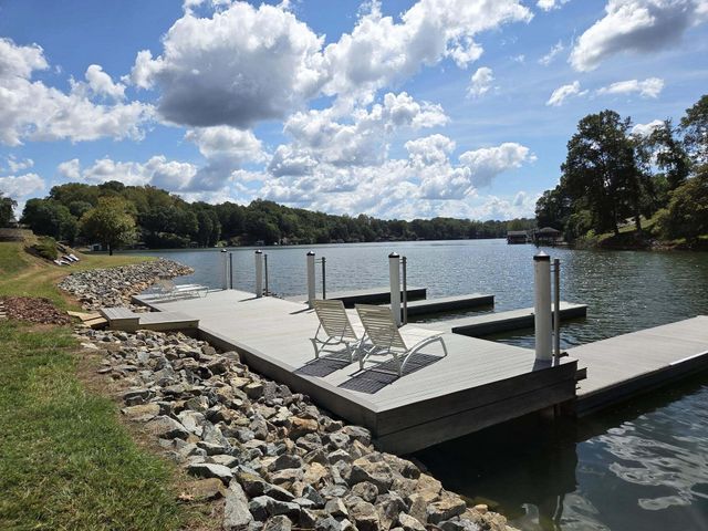 1031 Lake Breeze DR, Goodview, VA 24095