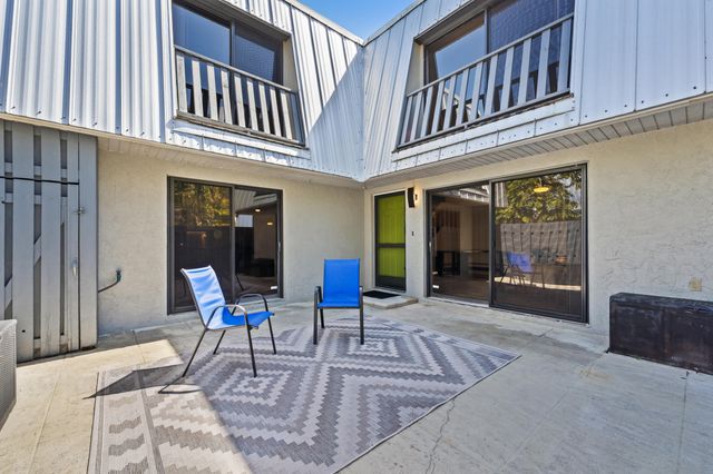 3852 SE Jefferson Street, Stuart, FL 34997