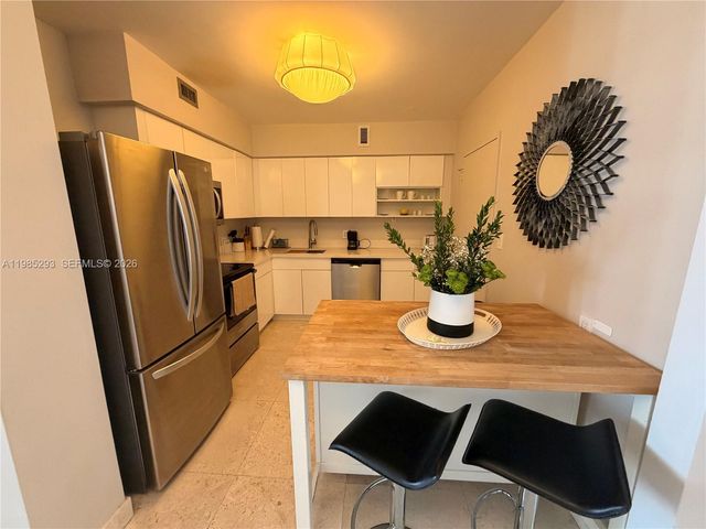 5700 Collins Ave 11A, Miami Beach, FL 33140