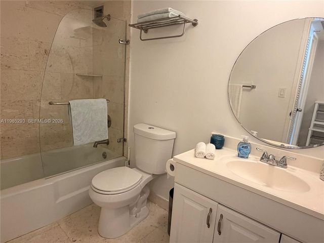 5700 Collins Ave 11A, Miami Beach, FL 33140