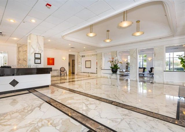 5700 Collins Ave 11A, Miami Beach, FL 33140