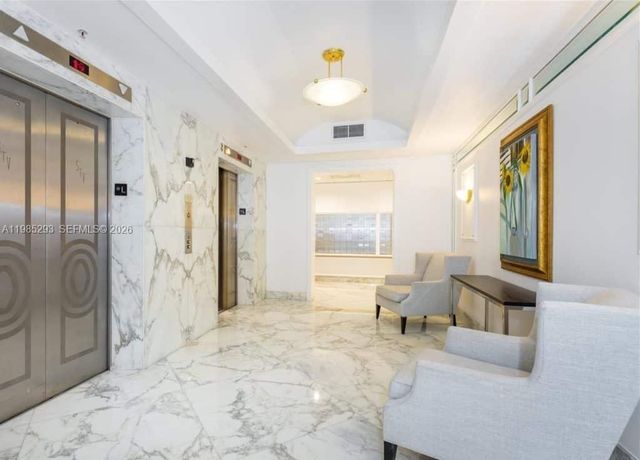 5700 Collins Ave 11A, Miami Beach, FL 33140