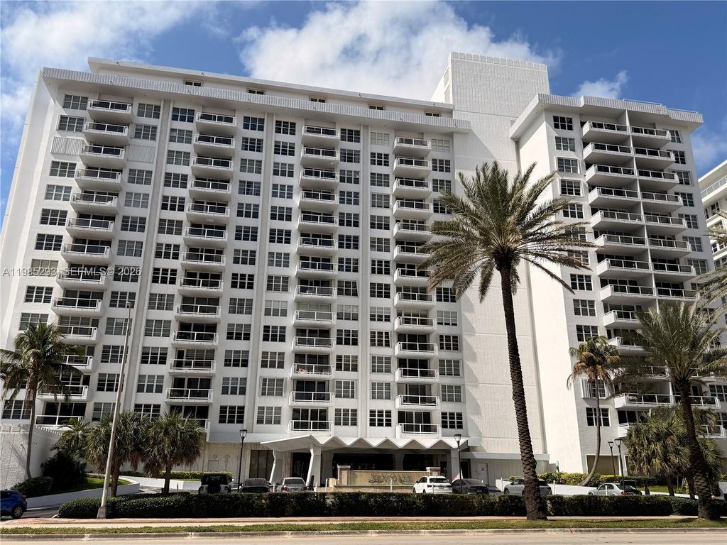 5700 Collins Ave 11A, Miami Beach, FL 33140